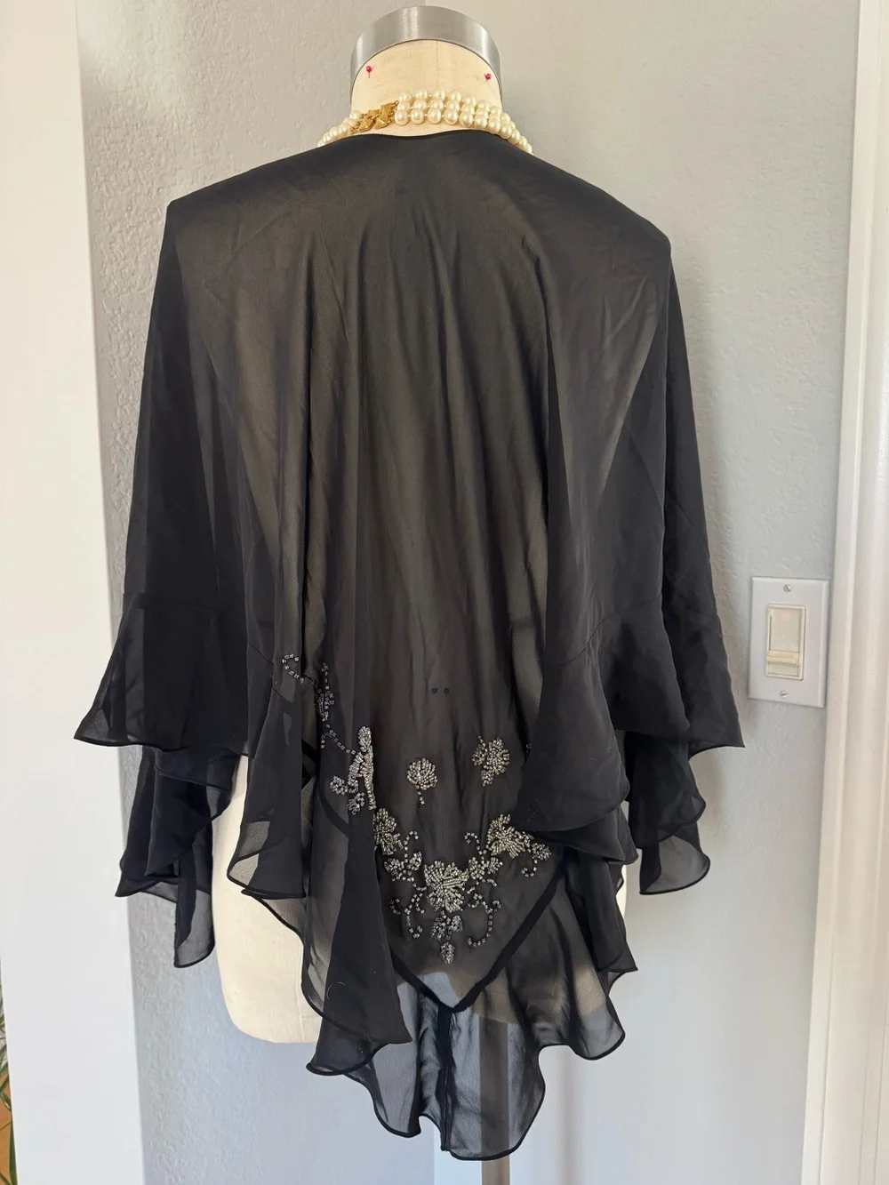 Black Ruffled Beaded Capelet OS - Picture 3 of 8